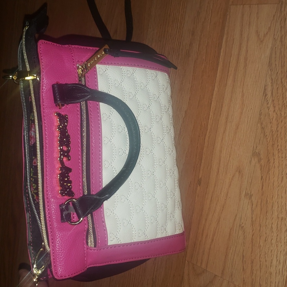 EUC Like new Betsey Johnson quilted crossbody/satchel hot pink/blk/white…